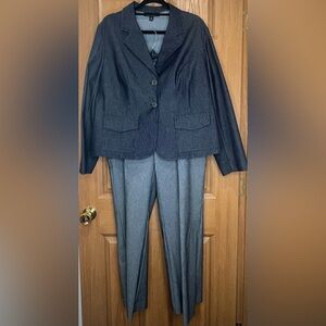 Briggs New York Women's Navy Blazer and Striped Pants Set